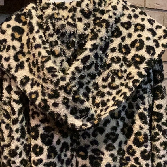 Hem & Thread Black and tan leopard hoodie cardigan jacket coat - Picture 4 of 10